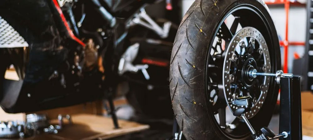 Sostituzione pneumatici moto