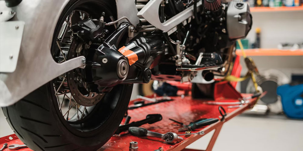 manutenzione straordinaria moto